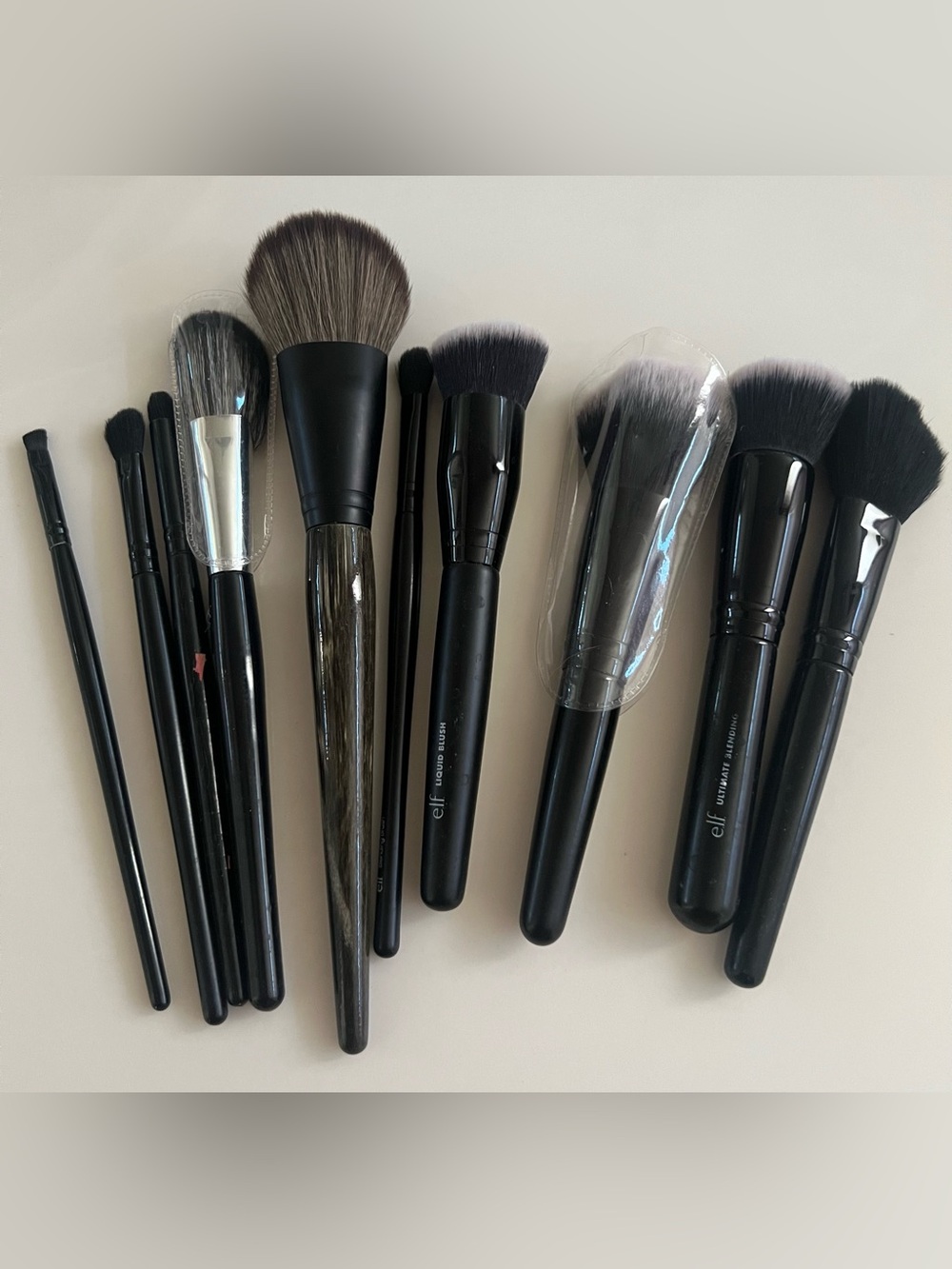 Makeup brushes lot